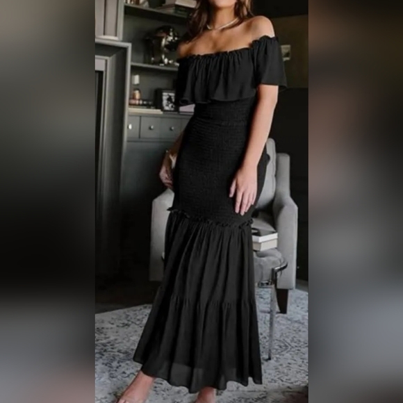 Baltic Born Dresses & Skirts - NWT Baltic Born black Amalfi dress size medium, smocked bodice, off shoulder